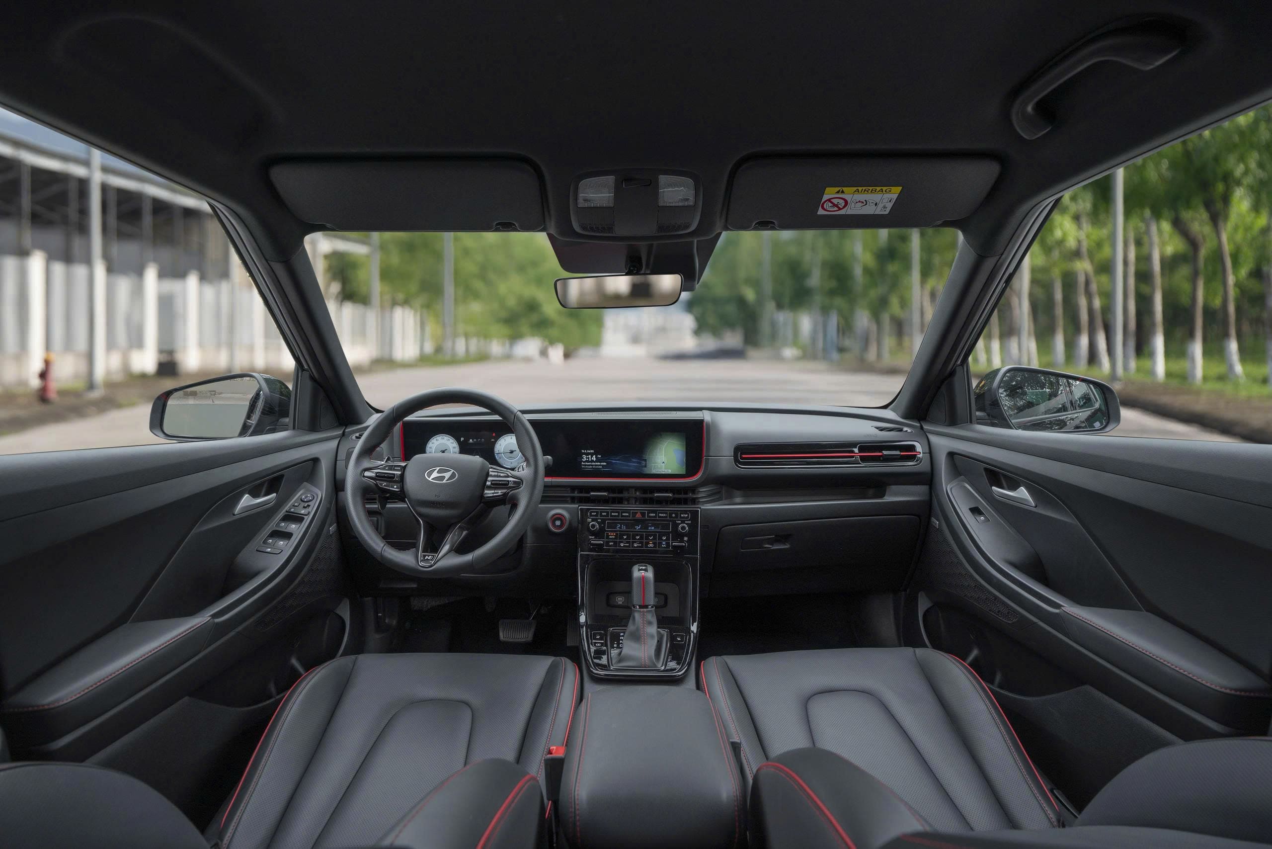 Không gian được thiết kế tối ưu rộng rãi đem tới những trải nghiệm thoải mái nhất trên từng hành trình.