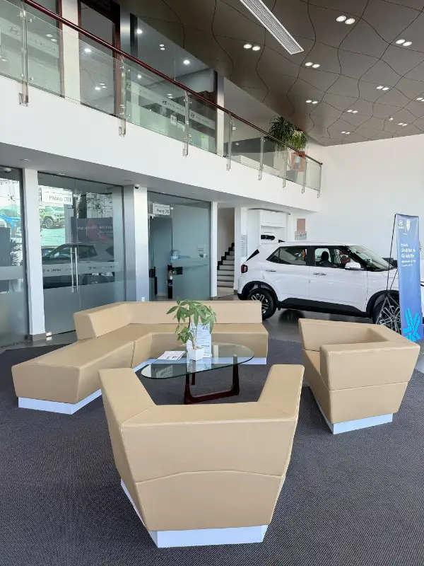 Khu chờ dành cho khách tại showroom Hyundai Nha Trang
