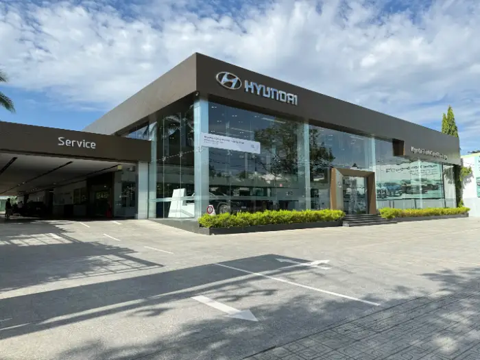 Toàn cảnh showroom và khu dịch vụ Hyundai Nha Trang