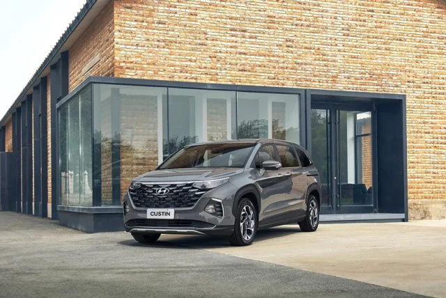 Hyundai Custin