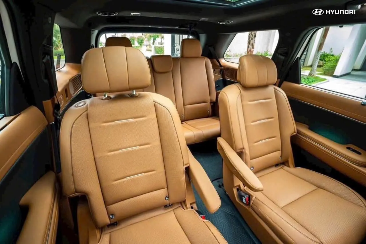 Hàng ghế hai và ba của Hyundai Palisade Hybrid bản Calligraphy