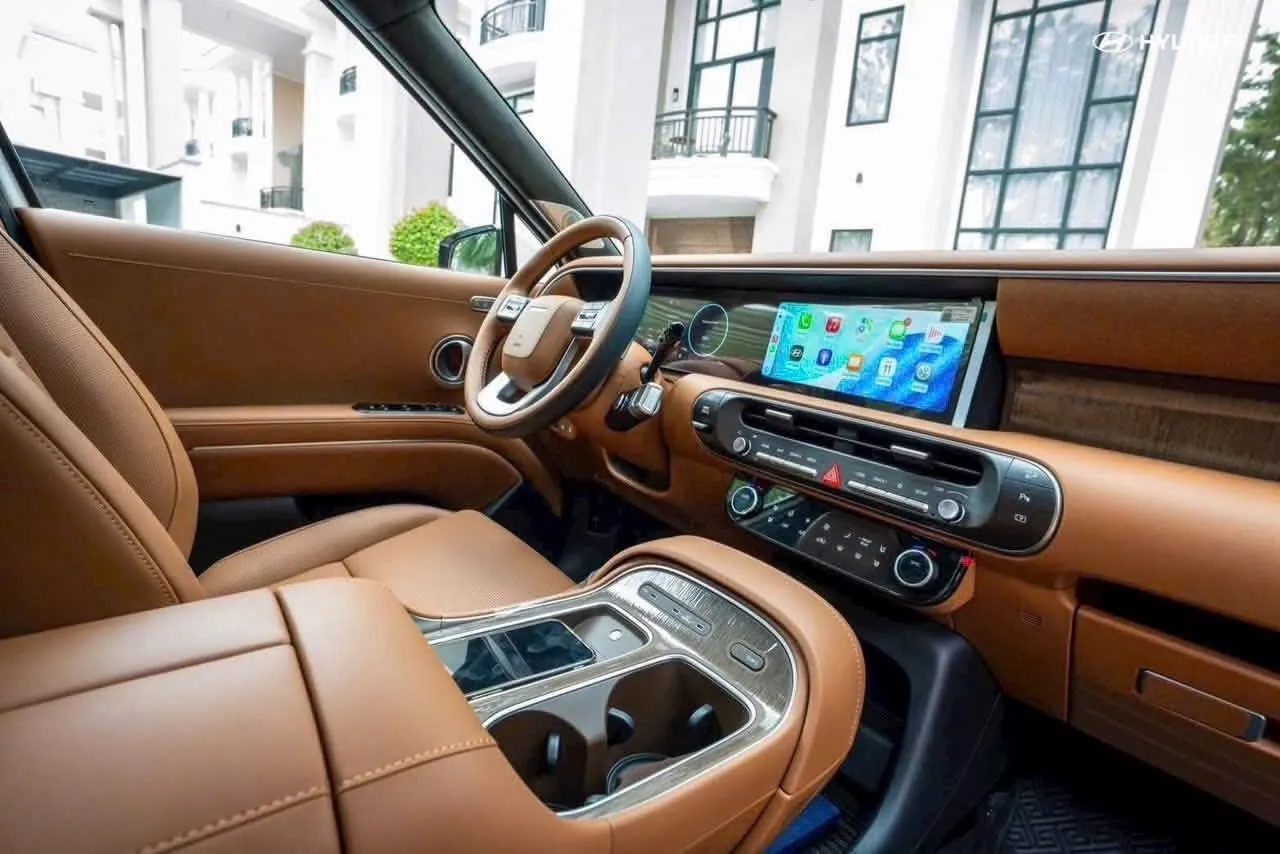 Khoang lái Hyundai Palisade Hybrid với hai màn hình 12,3 inch